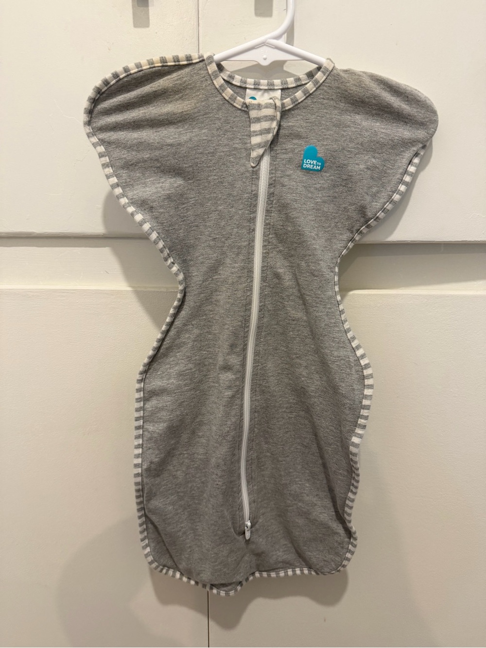 Love to Dream Grey Swaddle Sleeveless Baby Sleep Sack GREAT CONDITION